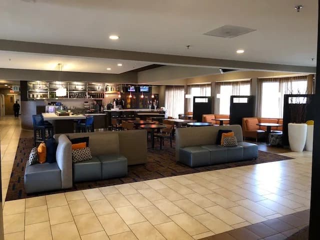We design and renovate dining areas and waiting rooms
